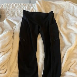 Lululemon capri pants with pockets